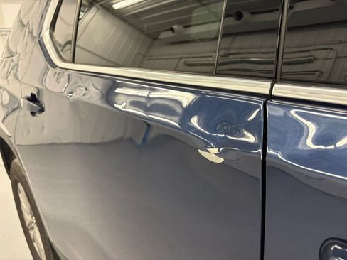 Used 2022 Chevrolet Traverse LT FWD image 41