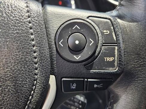 Used 2019 Toyota Corolla SE FWD image 10
