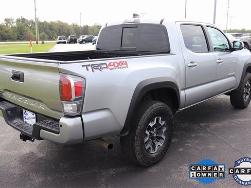 Used 2023 Toyota Tacoma TRD Off-Road w/ Technology Package image 15