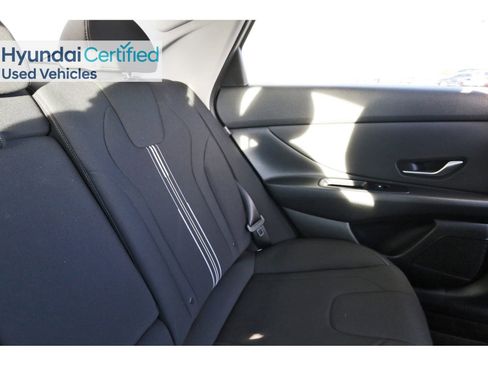 Certified 2025 Hyundai Elantra SEL image 15