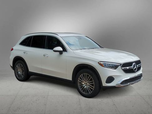 Certified 2025 Mercedes-Benz GLC 300 4MATIC image 2