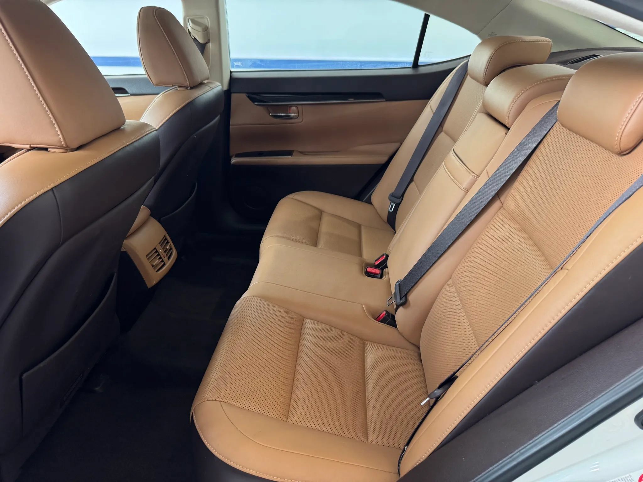 Used 2018 Lexus ES 350 w/ Premier Package FWD image 25