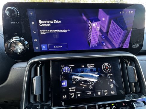 Used 2024 Lexus LX 600 4WD w/ Appearance Package image 23