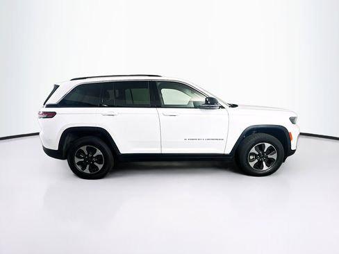 Used 2023 Jeep Grand Cherokee 4WD 4xe w/ Luxury Tech Group II image 10