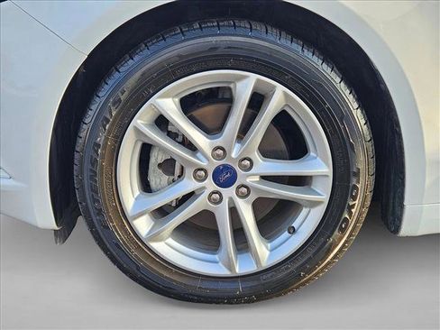 Used 2018 Ford Fusion SE w/ Fusion SE Technology Package image 23