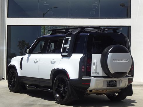 Used 2021 Land Rover Defender 110 SE AWD/4WD image 4