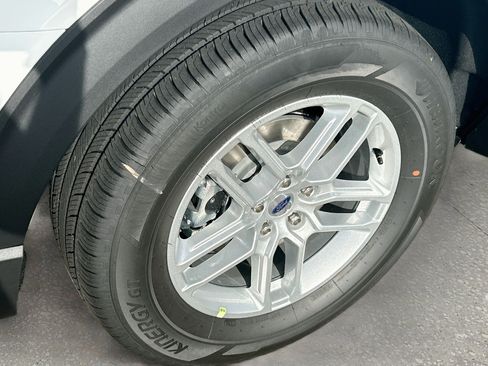New 2027 Ford Explorer Active RWD image 20