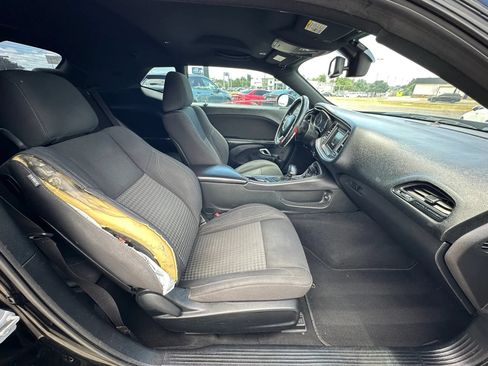 Used 2019 Dodge Challenger SXT AWD/4WD image 13
