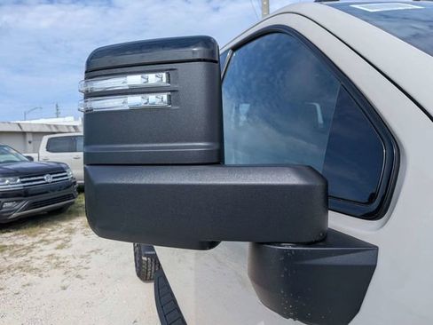 New 2026 GMC Sierra 2500 AT4 w/ AT4 Premium Plus Package AWD/4WD image 11