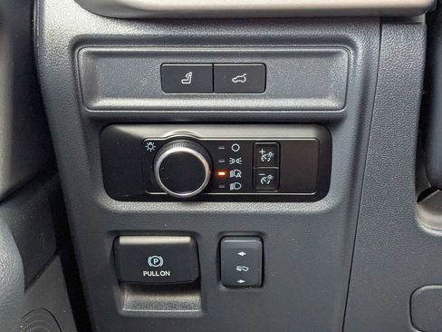 Used 2024 Ford Expedition XLT AWD/4WD image 21