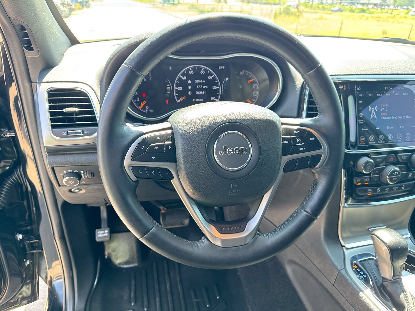 Used 2022 Jeep Grand Cherokee Laredo X RWD image 14