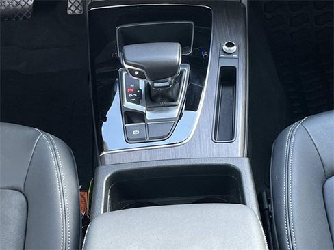 Used 2022 Audi Q5 2.0T Premium w/ Convenience Package image 17