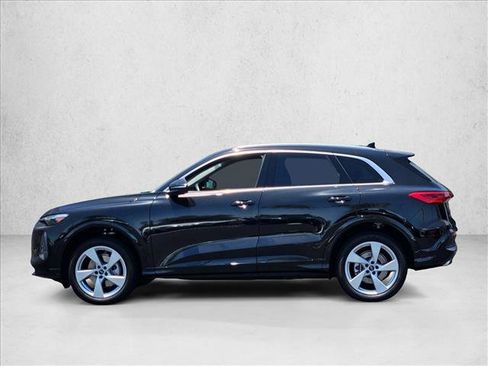 Used 2025 Audi Q5 Premium Plus w/ Premium Plus AWD/4WD image 9