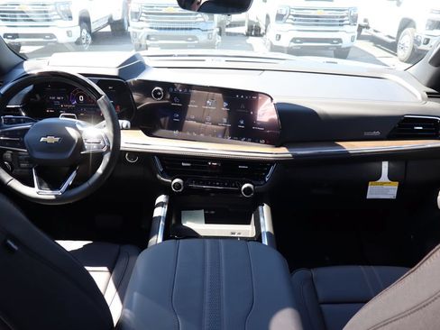 New 2026 Chevrolet Tahoe High Country AWD/4WD image 19