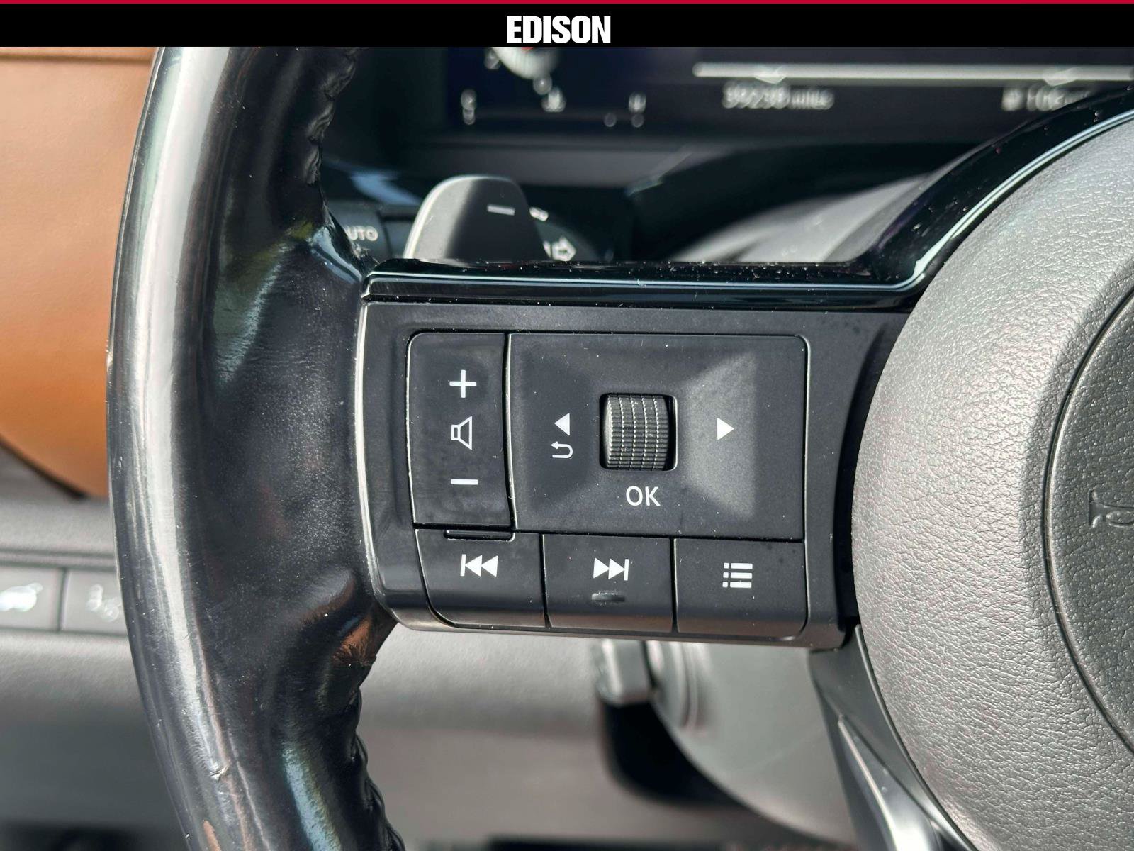 Used 2022 Nissan Pathfinder Platinum w/ Cargo Package AWD/4WD image 22