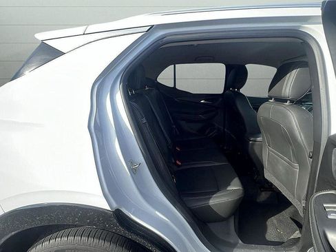 Used 2024 Buick Encore GX Sport Touring image 17