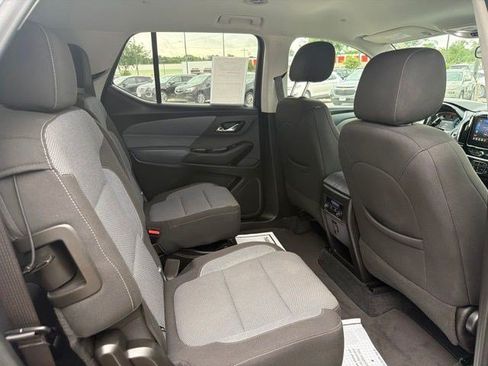 Used 2021 Chevrolet Traverse LT w/ LPO, Black Accent Package AWD/4WD image 19