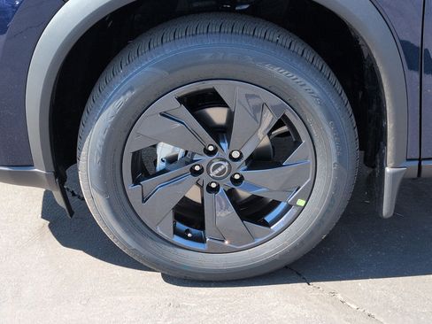 New 2026 Nissan Rogue SV FWD image 9