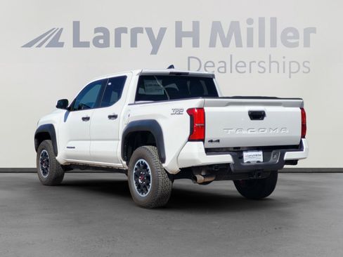 Used 2025 Toyota Tacoma TRD Off-Road image 6