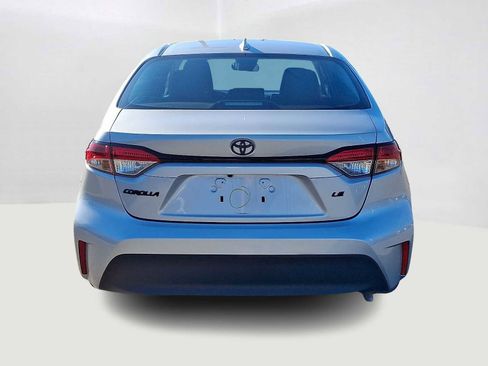 Used 2023 Toyota Corolla LE image 7