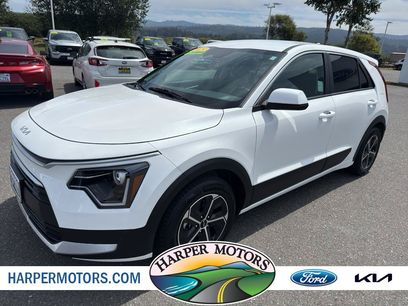 Used 2025 Kia Niro LX