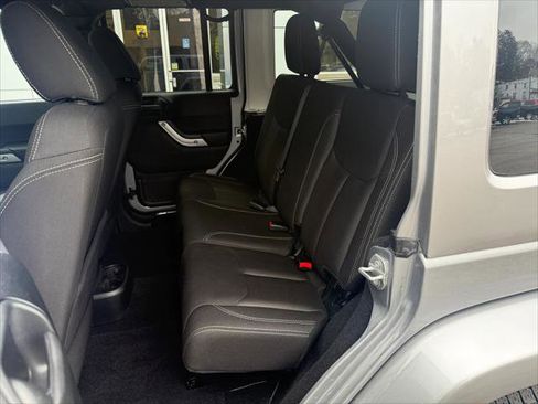 Certified 2017 Jeep Wrangler Unlimited Sahara w/ Connectivity Group image 11