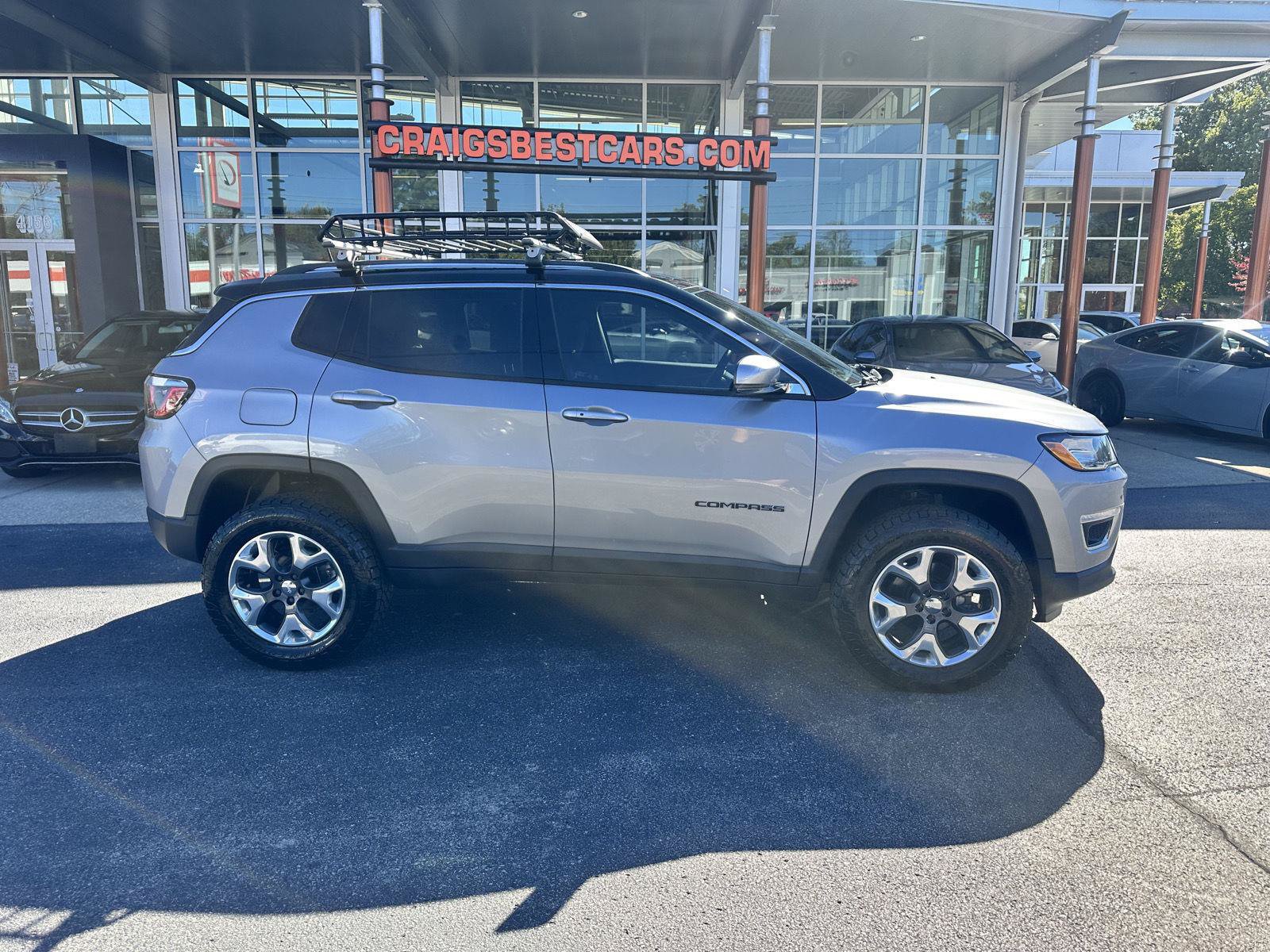 Used 2019 Jeep Compass Limited AWD/4WD image 2