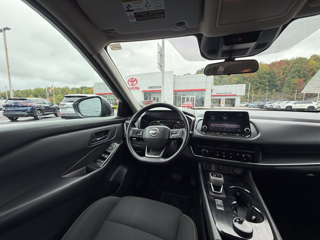 Used 2025 Nissan Rogue S AWD/4WD image 13