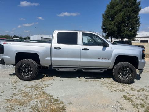 Used 2018 Chevrolet Silverado 1500 LTZ Z71 w/ Redline Edition image 4