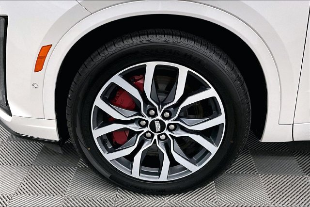 Used 2024 Cadillac XT6 Sport w/ Technology Package AWD/4WD image 10