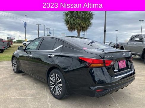 Used 2023 Nissan Altima 2.5 SV image 5