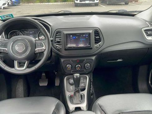 Certified 2018 Jeep Compass Latitude AWD/4WD image 23