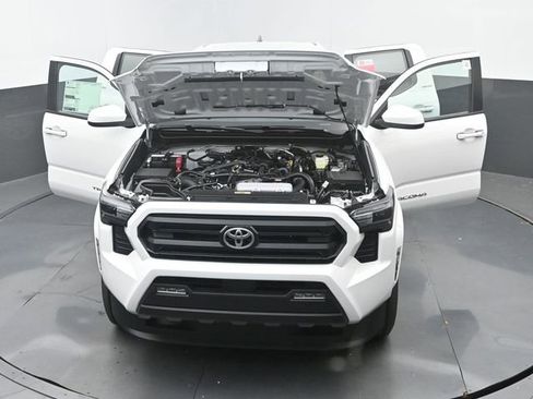 New 2026 Toyota Tacoma SR5 AWD/4WD image 32
