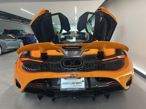 Used 2025 McLaren 750S RWD image 33