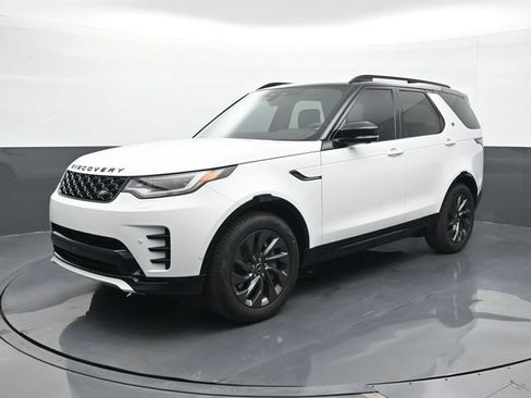 Used 2024 Land Rover Discovery Dynamic SE AWD/4WD image 1