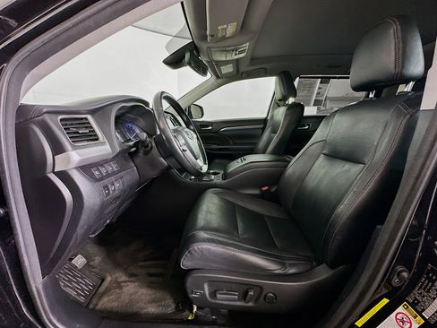 Used 2018 Toyota Highlander Limited Platinum image 13
