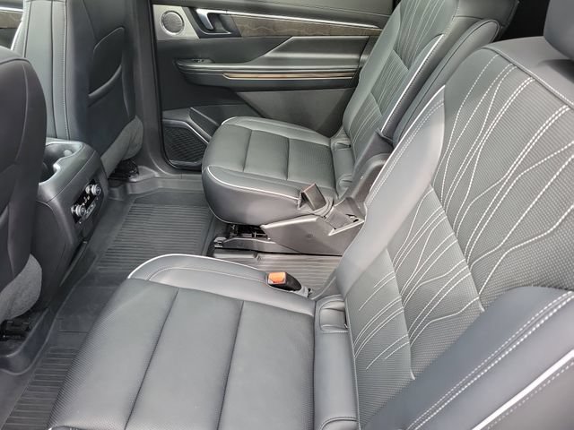 Used 2025 Buick Enclave Avenir w/ Super Cruise Package AWD/4WD image 12