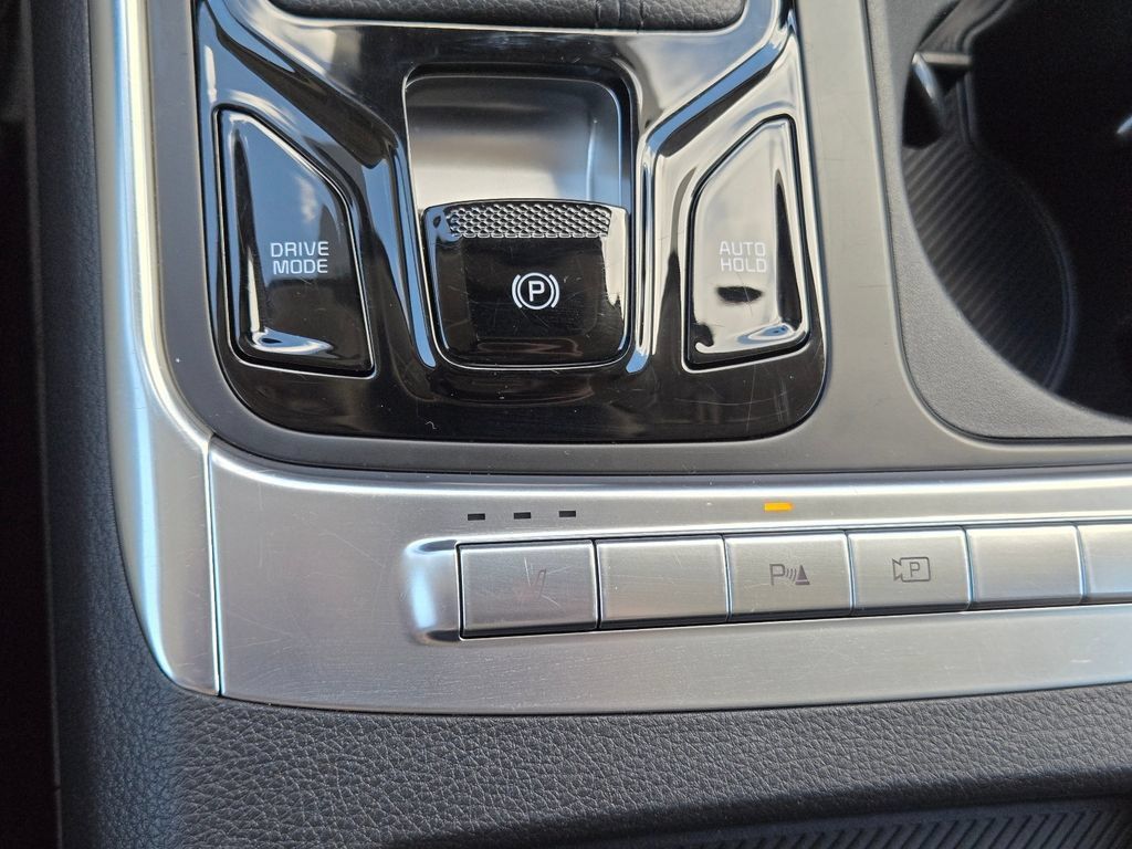 Certified 2025 Kia Carnival EX FWD image 33