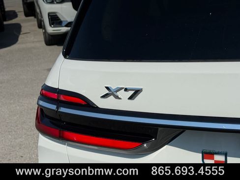 Used 2024 BMW X7 xDrive40i AWD/4WD image 10
