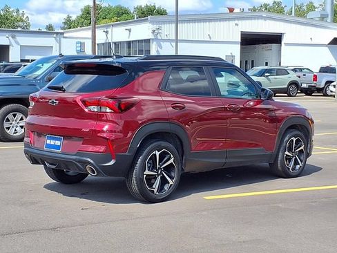 Used 2023 Chevrolet TrailBlazer RS FWD image 2