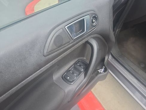Used 2014 Ford Fiesta SE FWD image 11