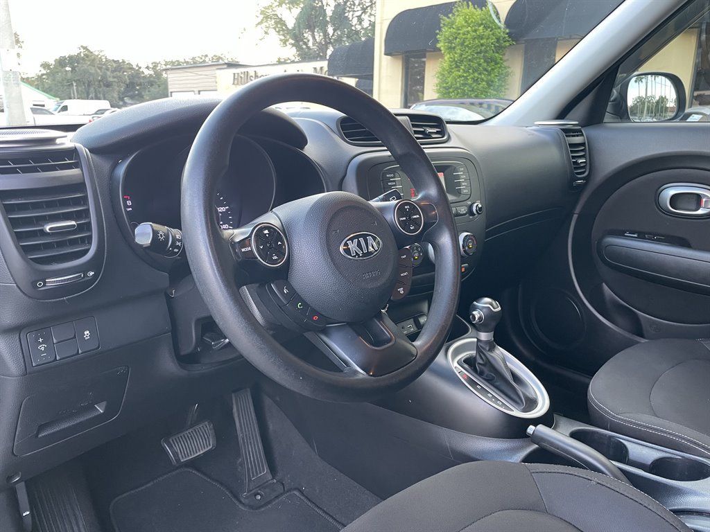 Used 2016 Kia Soul FWD image 13