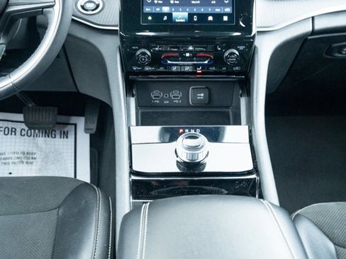 Certified 2023 Jeep Grand Cherokee L Laredo image 31