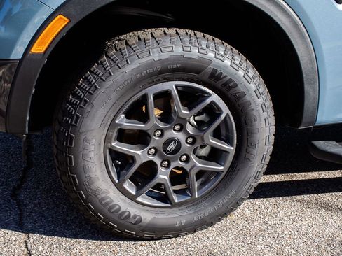 Used 2025 Ford Ranger XLT w/ FX4 Off-Road Package image 5