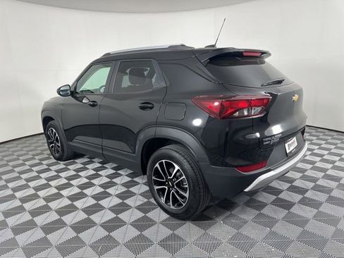 Used 2025 Chevrolet TrailBlazer LT AWD/4WD image 5