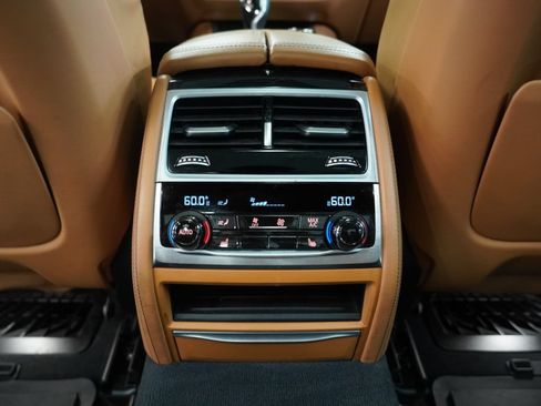 Used 2017 BMW 740i xDrive AWD/4WD image 30