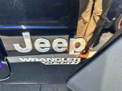 Used 2021 Jeep Wrangler Sport AWD/4WD image 5