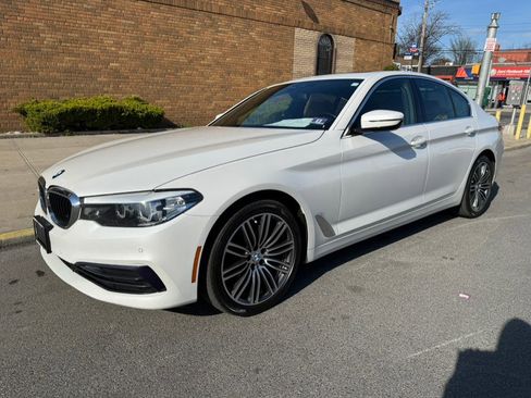 Used 2019 BMW 530i xDrive w/ Convenience Package AWD/4WD image 3