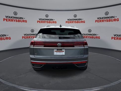 Certified 2024 Volkswagen Atlas Cross Sport SE w/ Black Wheel Package AWD/4WD image 7