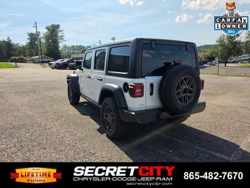 Used 2024 Jeep Wrangler Unlimited Sport AWD/4WD image 7